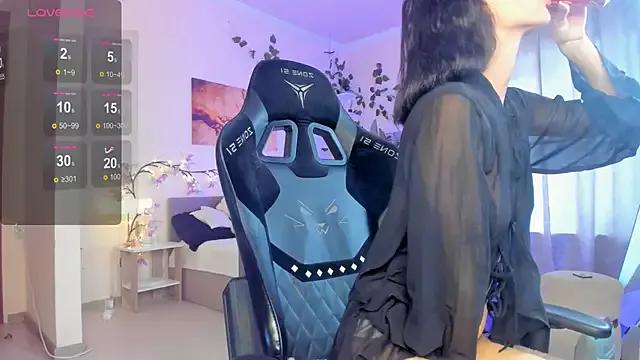 LunaraAdams from StripChat is Freechat