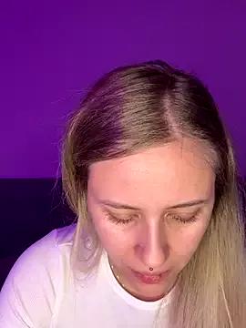 lunawolf21 from StripChat is Freechat