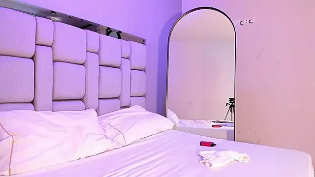 Girls and cam to cam: Watch as these sophisticated entertainers uncover their stunning costumes and curvaceous curves online!