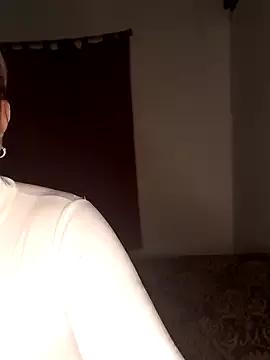 luz_bella from StripChat is Freechat