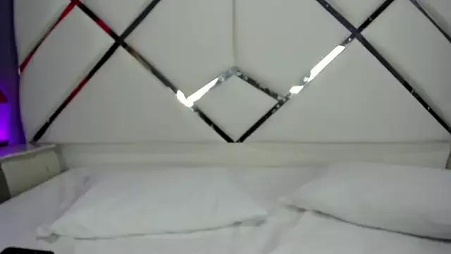 Lynda_Bonnie from StripChat is Freechat
