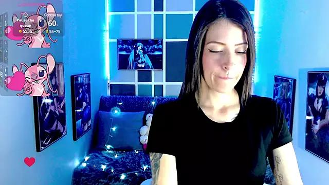 Lyra_Wilden from StripChat is Freechat