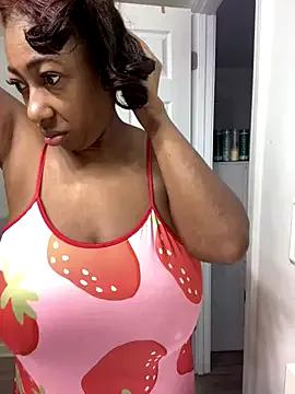 MadamGlam from StripChat is Freechat