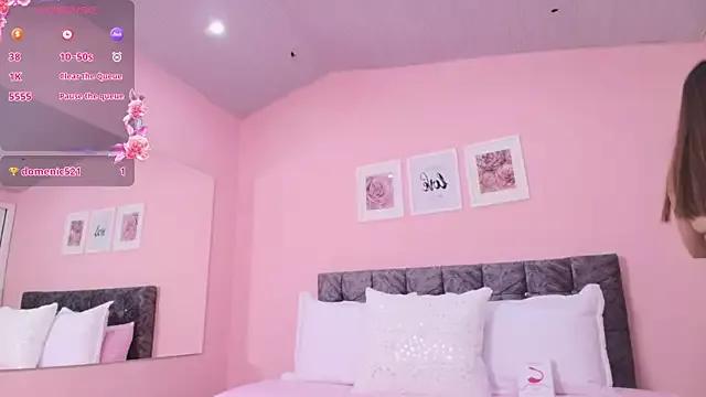 maddie_beauty from StripChat is Freechat