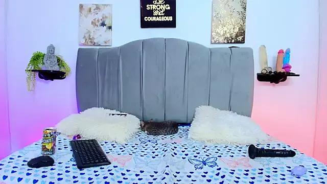 Girls and cam to cam: Watch as these sophisticated entertainers uncover their stunning costumes and curvaceous curves online!