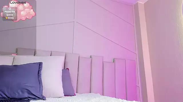 Maddy_jacksonBm from StripChat is Freechat
