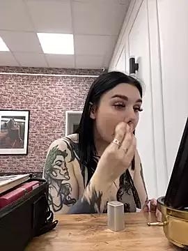MaeveMoon from StripChat is Freechat