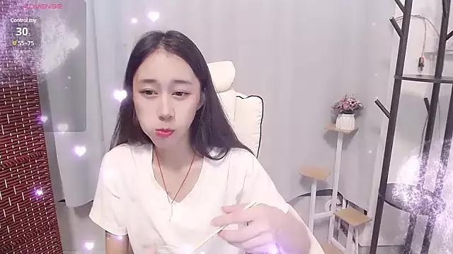 Maevew from StripChat is Freechat