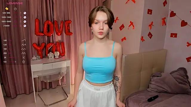 Girls and cam to cam: Watch as these sophisticated entertainers uncover their stunning costumes and curvaceous curves online!