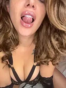 Girls and cam to cam: Watch as these sophisticated entertainers uncover their stunning costumes and curvaceous curves online!