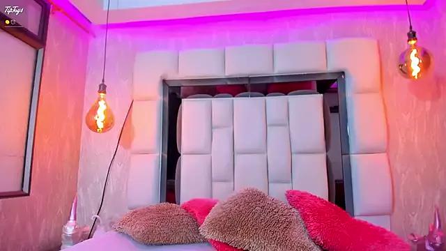 Girls and cam to cam: Watch as these sophisticated entertainers uncover their stunning costumes and curvaceous curves online!