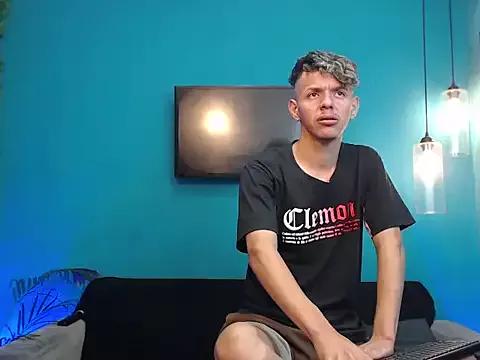 Marcus_and_Tony from StripChat is Freechat