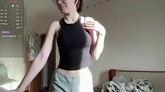 MargarettNewbie from StripChat is Freechat