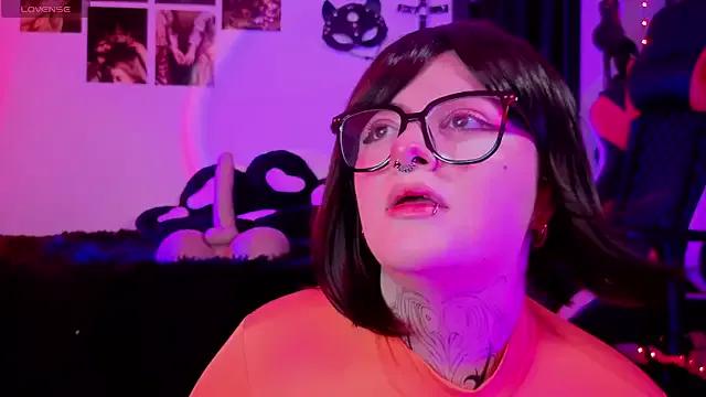 Girls and cam to cam: Watch as these sophisticated entertainers uncover their stunning costumes and curvaceous curves online!
