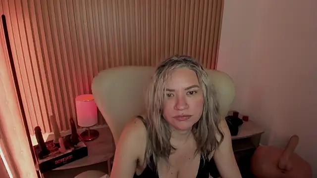 MarianL0ve from StripChat is Freechat