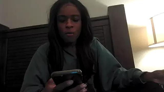 Marlowlovee from StripChat is Freechat