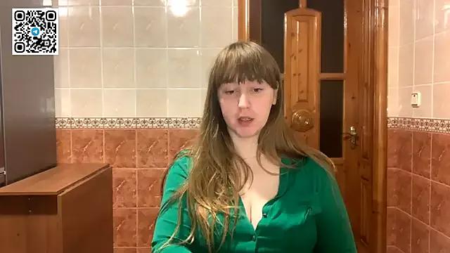 MaroonMoon_ from StripChat is Freechat