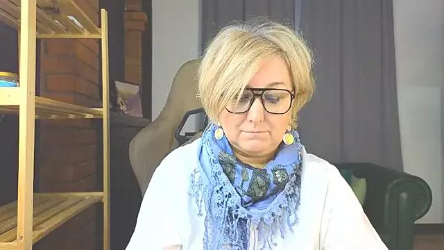 Marta_Wils from StripChat is Freechat