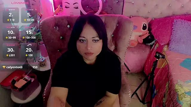 Girls and cam to cam: Watch as these sophisticated entertainers uncover their stunning costumes and curvaceous curves online!