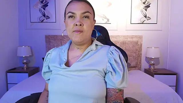 Girls and cam to cam: Watch as these sophisticated entertainers uncover their stunning costumes and curvaceous curves online!