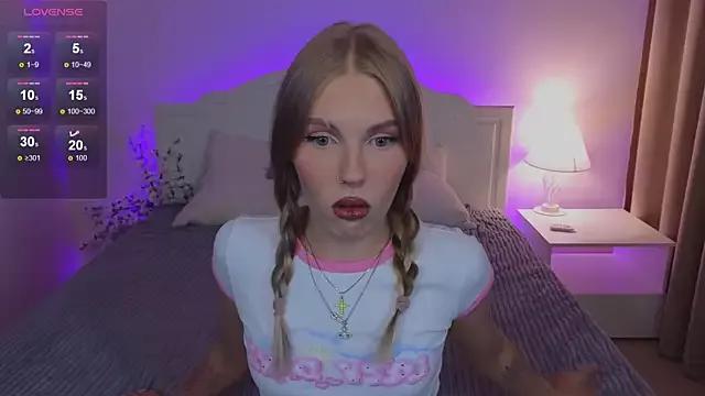 Girls and cam to cam: Watch as these sophisticated entertainers uncover their stunning costumes and curvaceous curves online!