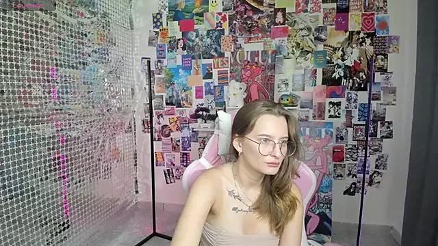 Maryyy_May from StripChat is Freechat