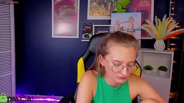 Girls and cam to cam: Watch as these sophisticated entertainers uncover their stunning costumes and curvaceous curves online!