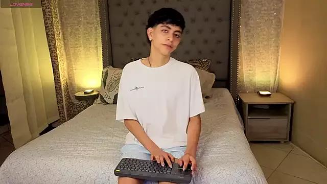 Matty_Sparkk from StripChat is Freechat