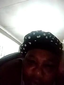 MATUREBUSSTY from StripChat is Freechat