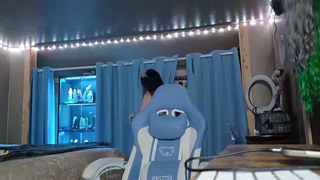 Girls and cam to cam: Watch as these sophisticated entertainers uncover their stunning costumes and curvaceous curves online!