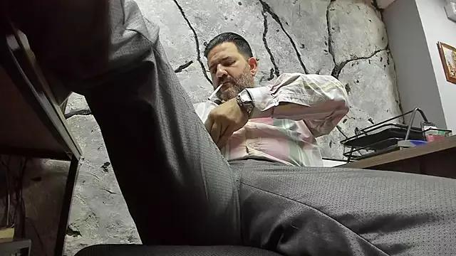 Maxi_thebig_daddy from StripChat is Freechat