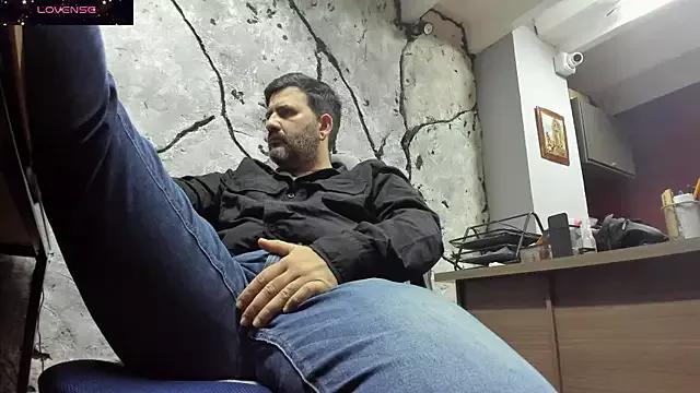 Maxi_thebig_daddy from StripChat is Freechat