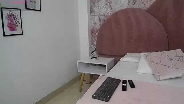 McKenzie_Star from StripChat is Freechat