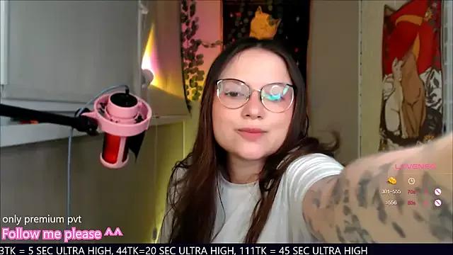 Girls and cam to cam: Watch as these sophisticated entertainers uncover their stunning costumes and curvaceous curves online!