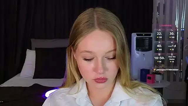 Me_michelle from StripChat is Freechat