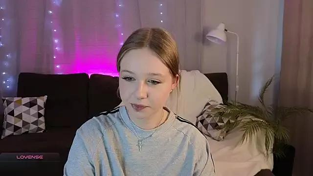 Me_michelle from StripChat is Freechat