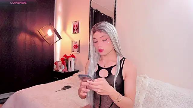 Girls and cam to cam: Watch as these sophisticated entertainers uncover their stunning costumes and curvaceous curves online!