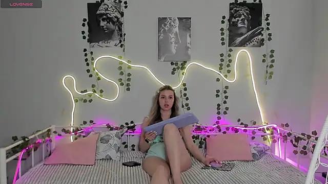 Melissa_babs from StripChat is Freechat