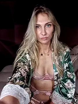 Melody1600 from StripChat is Freechat