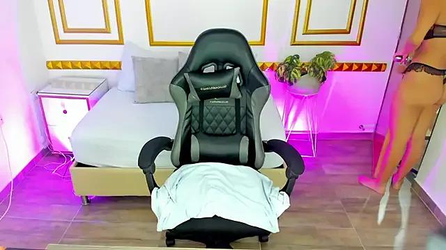 Girls and cam to cam: Watch as these sophisticated entertainers uncover their stunning costumes and curvaceous curves online!