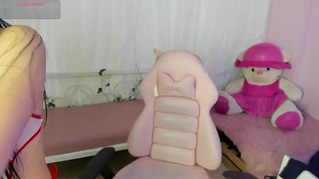 Girls and cam to cam: Watch as these sophisticated entertainers uncover their stunning costumes and curvaceous curves online!