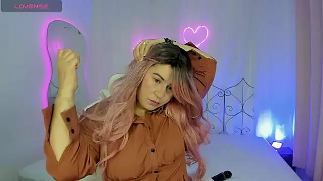 Girls and cam to cam: Watch as these sophisticated entertainers uncover their stunning costumes and curvaceous curves online!
