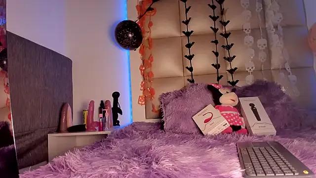 Mia_Petitejs from StripChat is Freechat