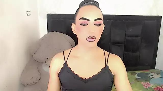 Michell_Queen from StripChat is Freechat