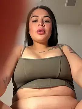 michellsq from StripChat is Freechat