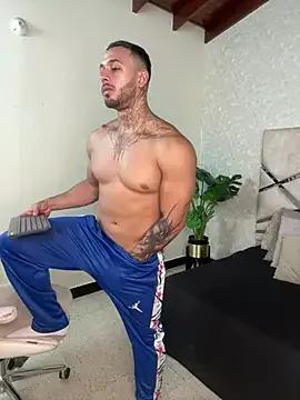 mike_belle from StripChat is Freechat