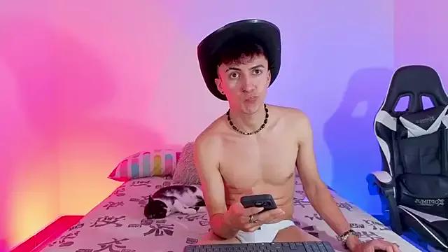Mike_Benelli from StripChat is Freechat