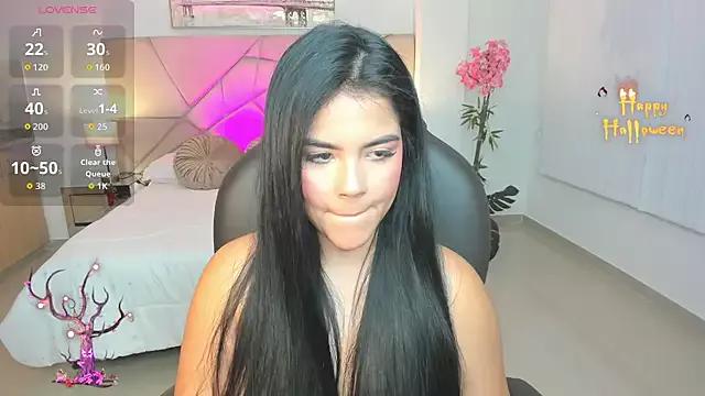 Mila_blaze from StripChat is Freechat