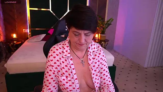 Girls and cam to cam: Watch as these sophisticated entertainers uncover their stunning costumes and curvaceous curves online!