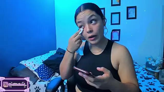 Girls and cam to cam: Watch as these sophisticated entertainers uncover their stunning costumes and curvaceous curves online!